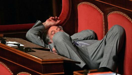 previti+dorme+in+parlamento.jpg