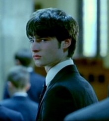 Tom (Tom Sturridge)