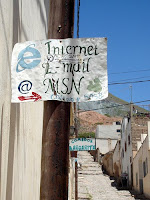 Cartel pueblo Internet