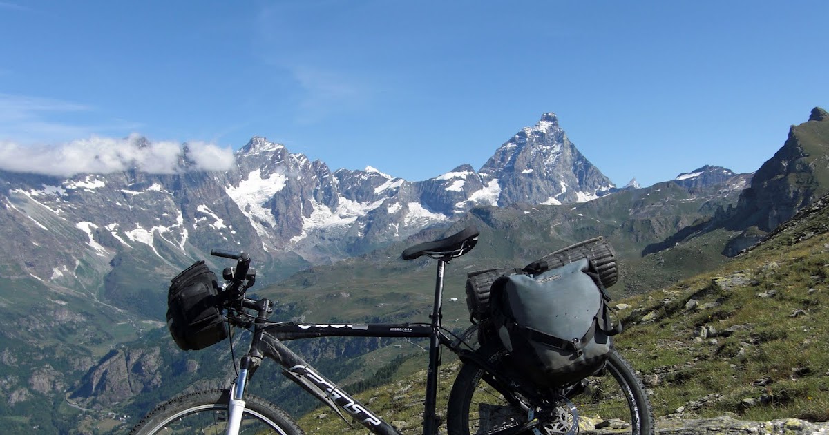 Zinaztli. Cicloturismo de montaña con alforjas: Bicicleta y Equipo.