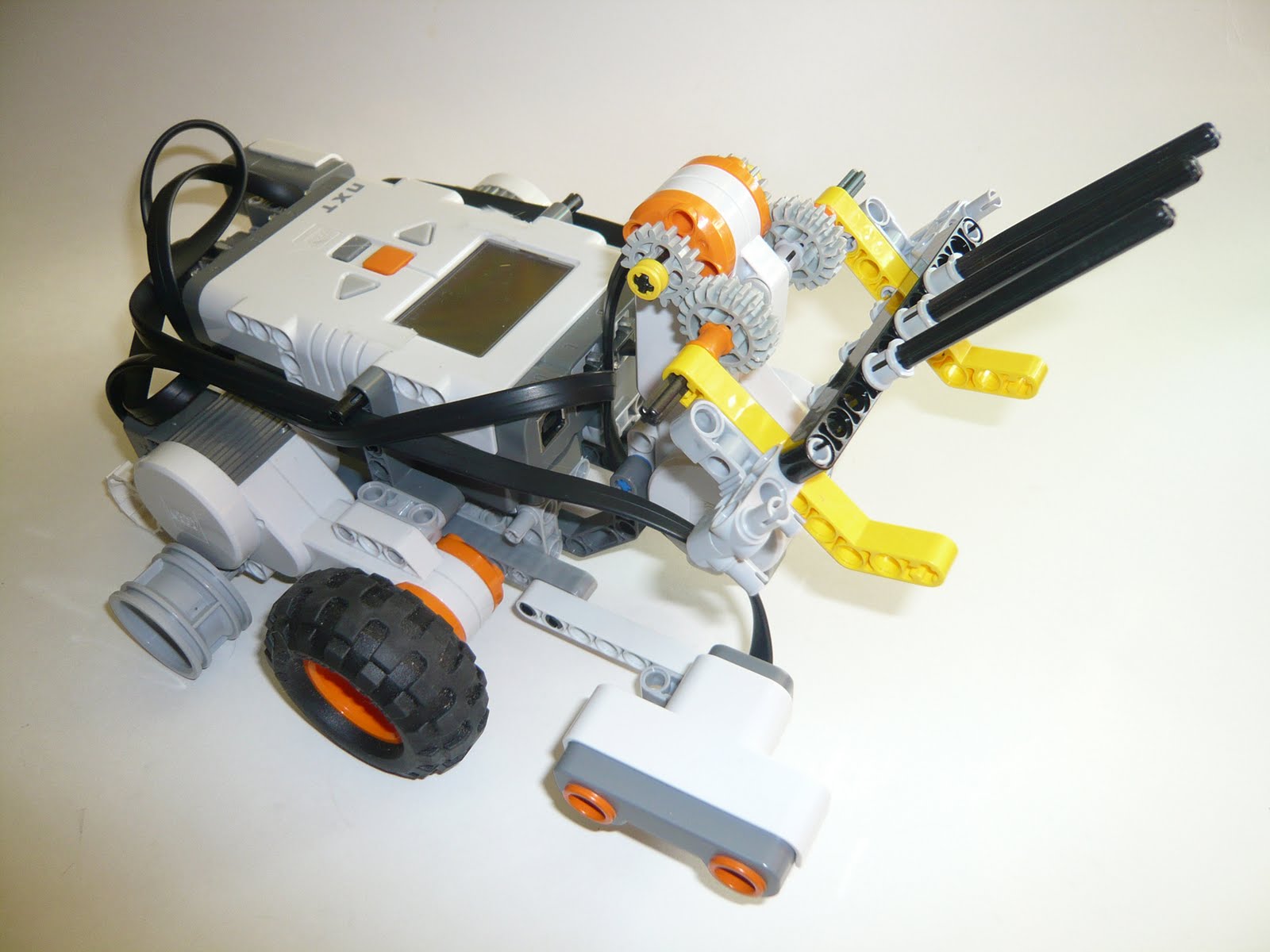 Инструкции к роботу LEGO MINDSTORMS NXT 2.0 636 Инструкции к роботу LEGO MINDSTORMS NXT 2.0 785