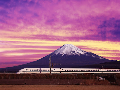 http://2.bp.blogspot.com/_cW4kucEGIgI/S5y6FqNdTrI/AAAAAAAAHOk/zJLn5YSLYWc/s400/Shinkansen%2520Bullet%2520Train%2520and%2520Mount%2520Fuji,%2520Japan.jpg