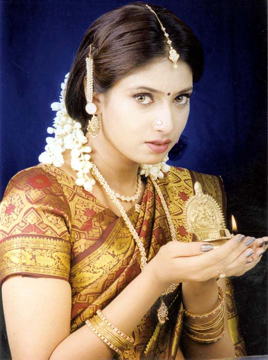 addposting: Tamil Actress Wallpaper Download