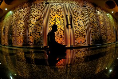 http://2.bp.blogspot.com/_cZuxSSr1YmE/TS0mM0kjtyI/AAAAAAAAEJs/ExBaCTQX0d8/s1600/shalat%2Bmalam.jpg