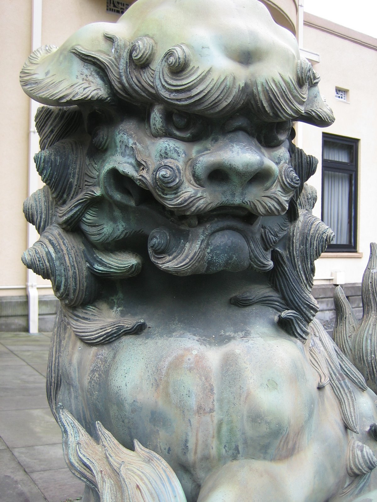 [statue.JPG]