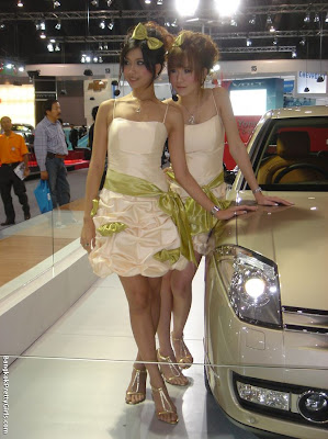Beautiful and Sexy Asian Auto Show Model 