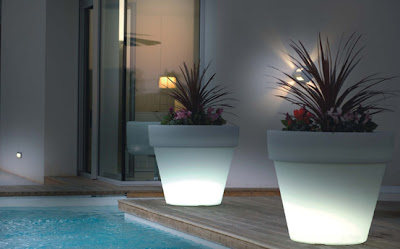Modern Outdoor Pots with Lighting Ideas by Vondom
