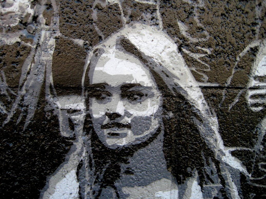 [023Logandetail.JPG]