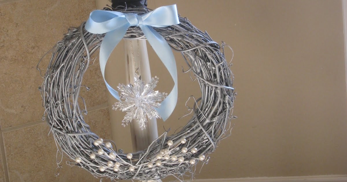 The Layered House DIY Wreath Hanger
