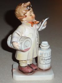 Little Pharmacist Hummel #322