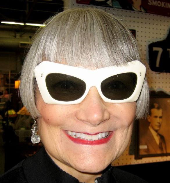 Idiosyncratic Fashionistas Jeepers Creepers, Where'd Ya Get Those Peepers?