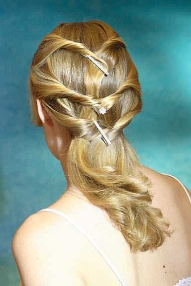To create the perfect formal hairstyle there are many choices