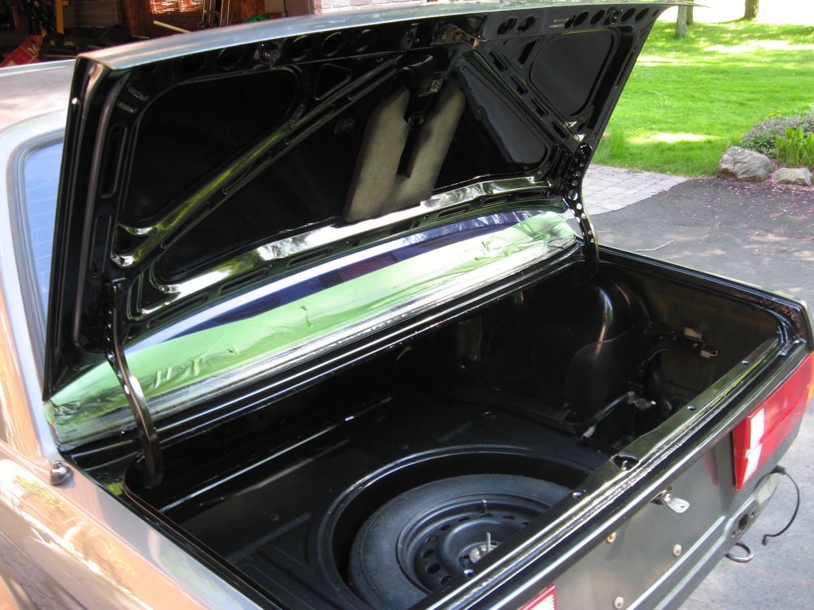 MY PROJECT 1987 BMW 325IS (E30) trunk finished...ez liner...sunroof