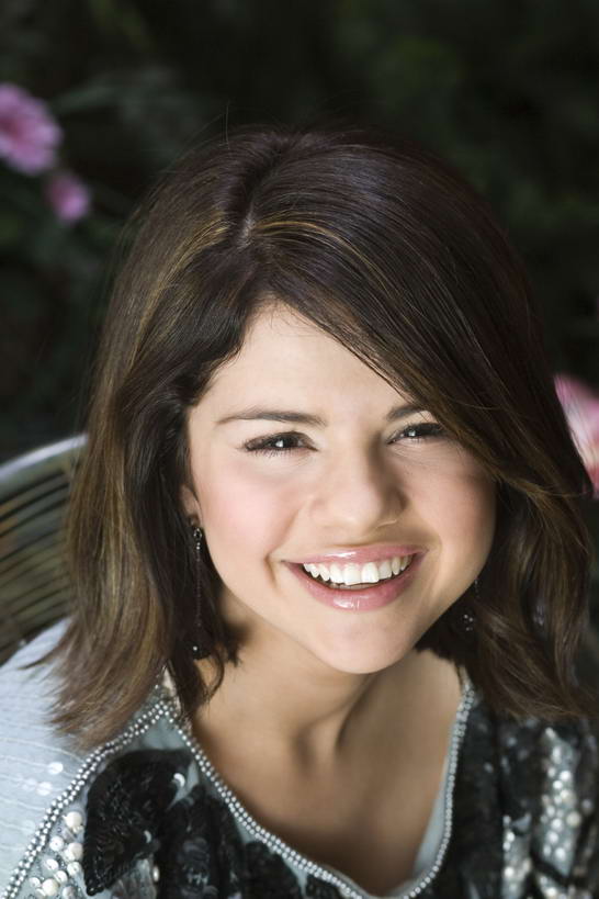 Selena Gomez Donning Grey selena gomez house pictures. Selena Gomez Donning Grey