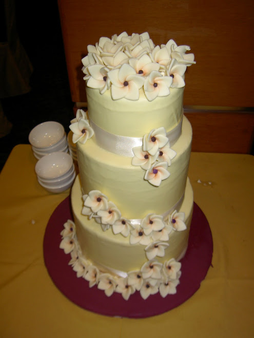 frangipani wedding cake ws