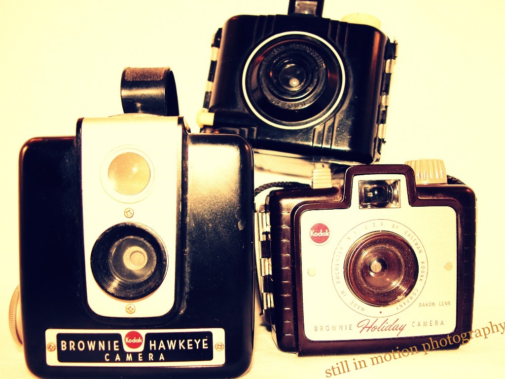 [Amanda+Rattigan+-+3+Vintage+Cameras.jpg]