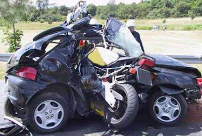 imagen de un accidente de coche y moto
