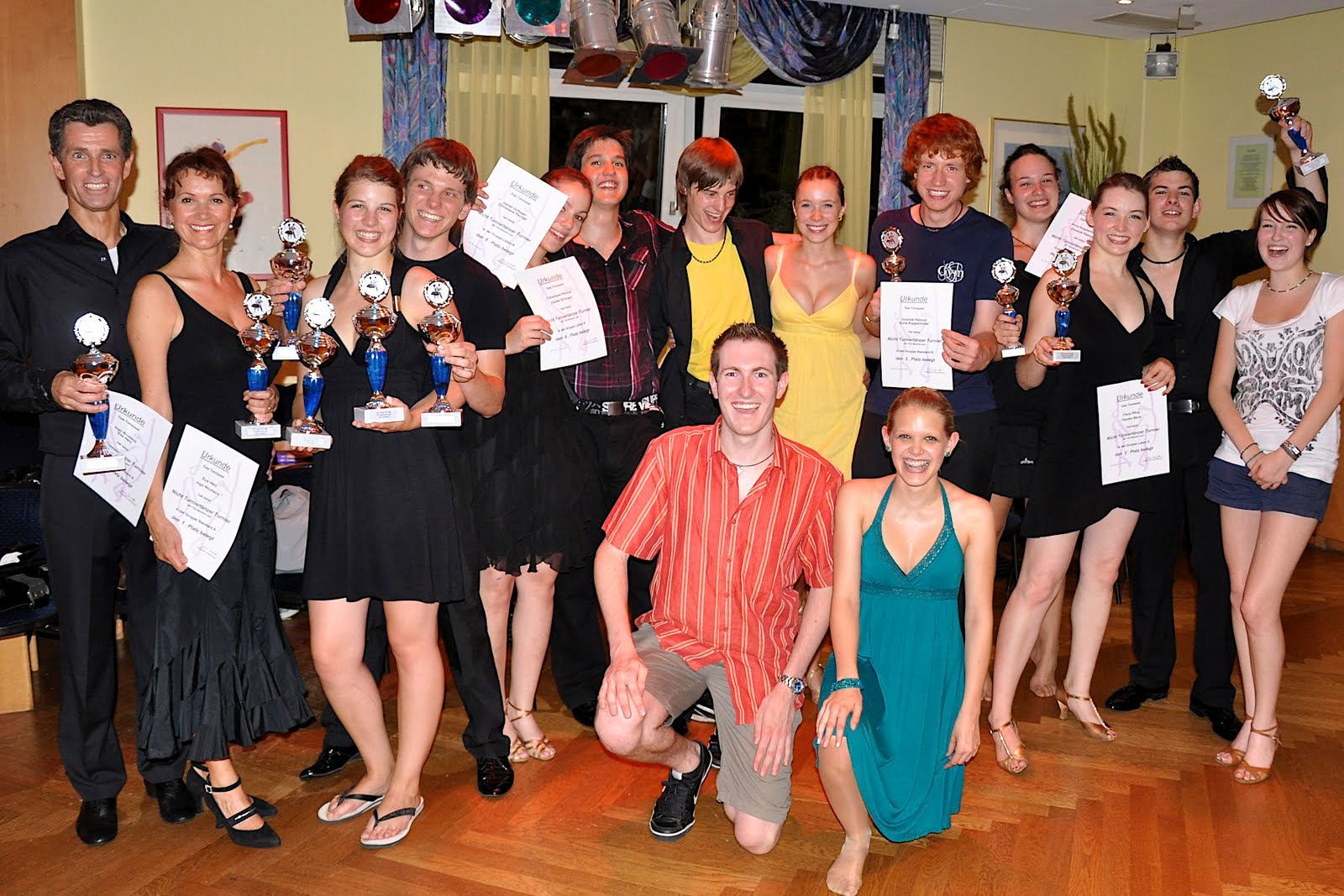 Vorhang Auf Manege Frei Clowns Ohne Grenzen