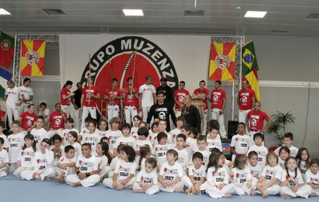 [ATLETAS++DE+CAPOEIRA+(1).JPG]