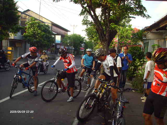 [LPIC2378.JPG]