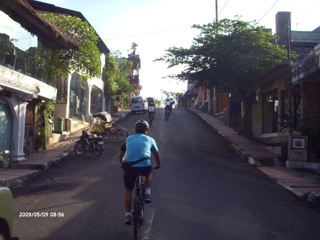 [LPIC2401.JPG]