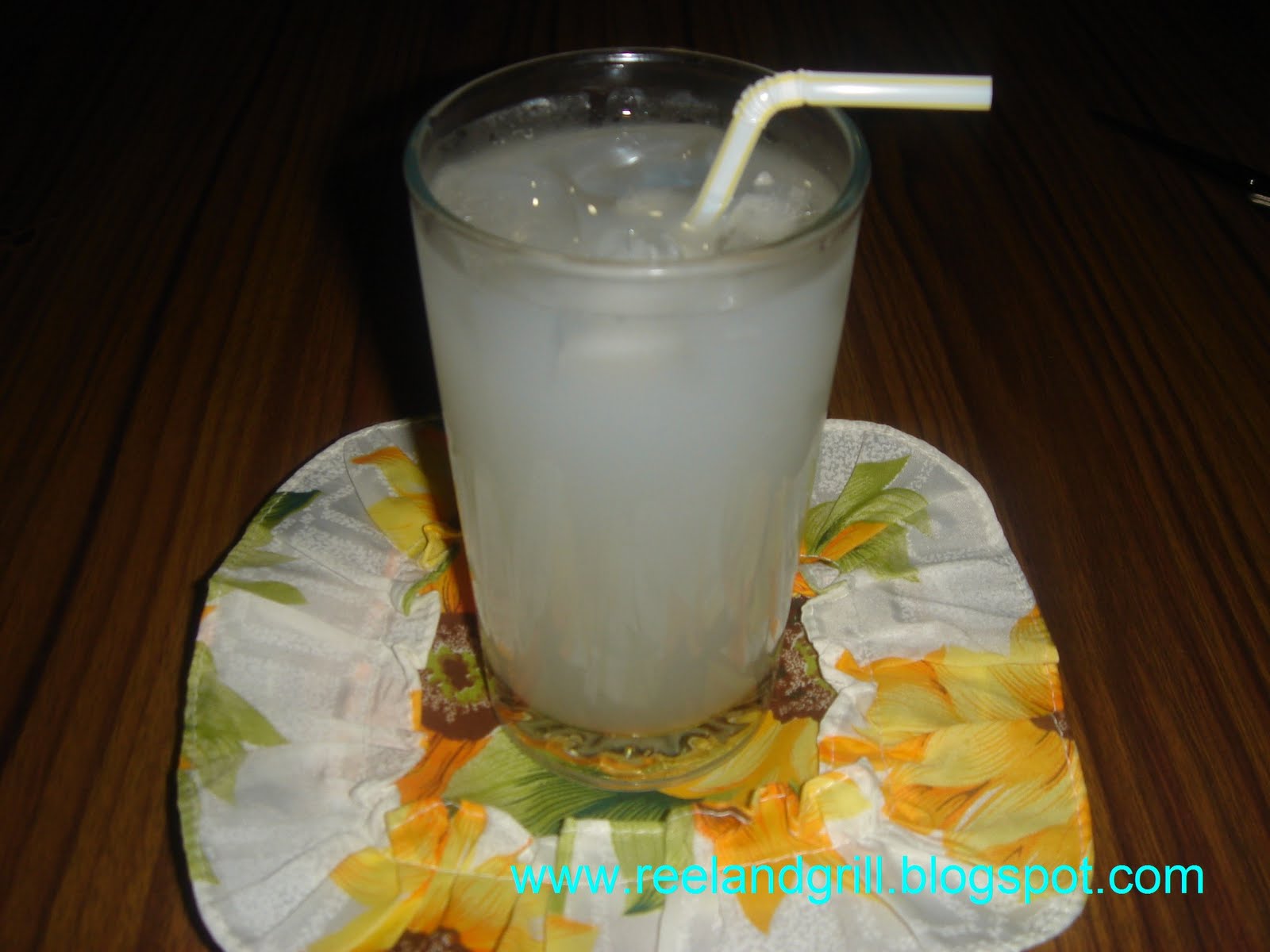 Reel and Grill Kasoy Cashew Juice and Nuts