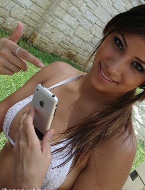 [iphonegirl.bmp]