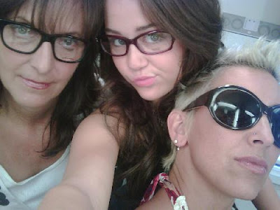 Enamorado de una nerd (Joe y tu) De todo un poco Miley+twitter-003