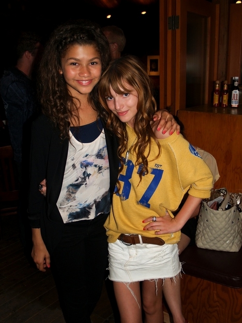 Videos y Fama: Zendaya y Bella Thorne: Fotos Personales