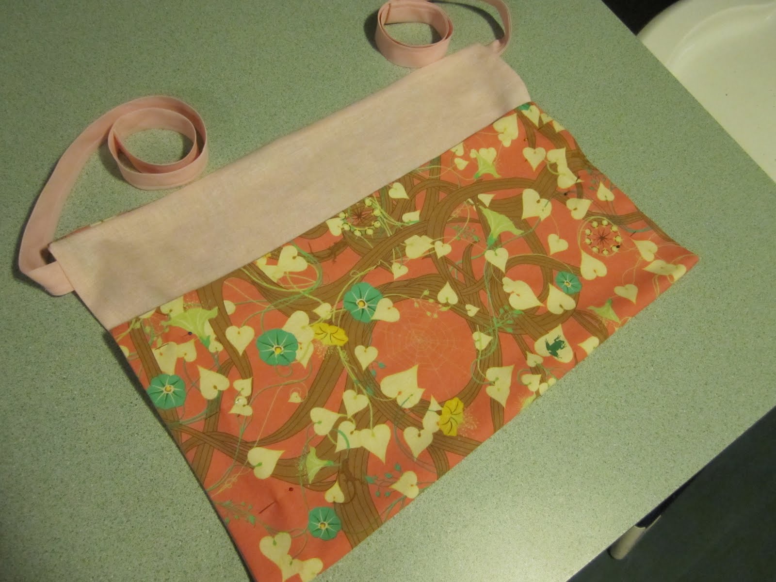 This Present Life Craft Vendor Apron Tutorial