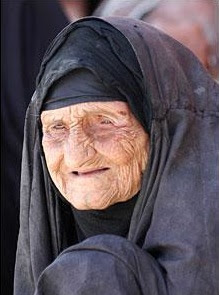 نقره لتكبير أو تصغير الصورة ونقرتين لعرض الصورة في صفحة مستقلة بحجمها الطبيعي