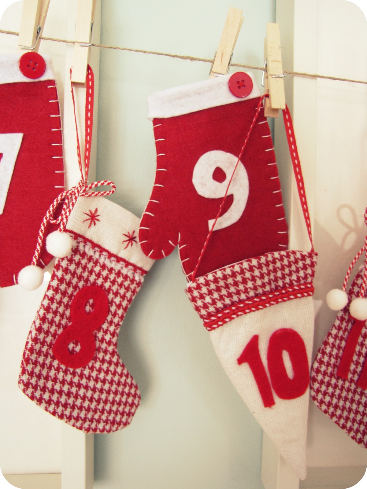 My House of Giggles: An Advent Calendar Garland My House of Giggles: An Advent Calendar Garland