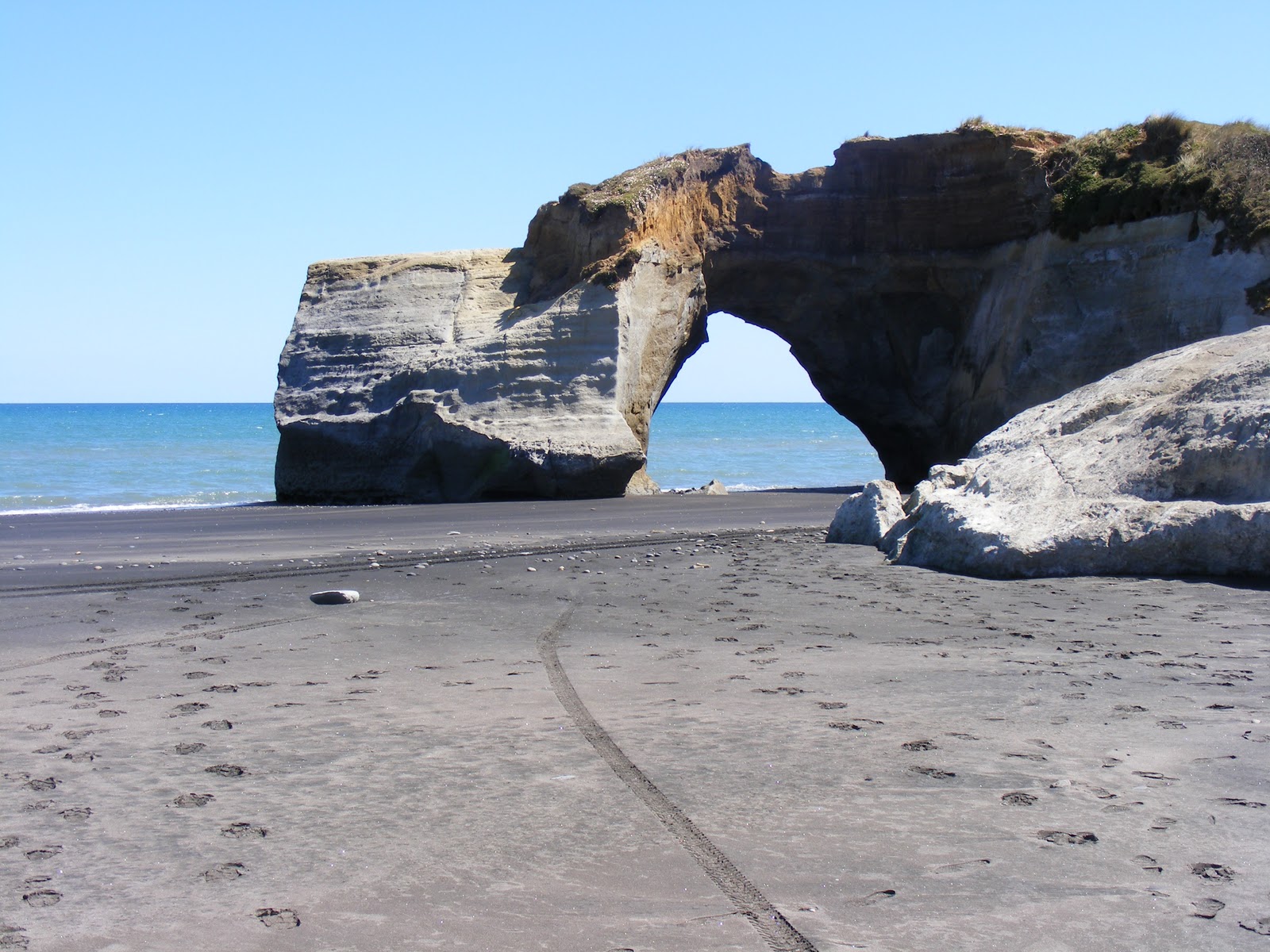 photographing New Zealand Waverley Beach
