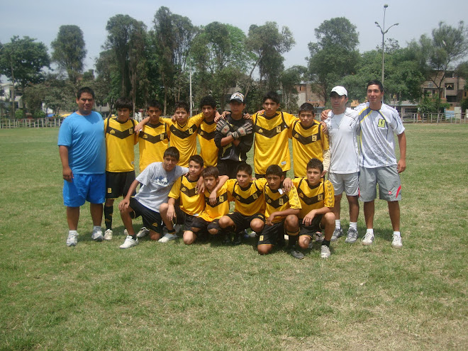 EQUIPO DE CANTOLAO SEDE VENTANILLA  LIDERANDO LA TABLA