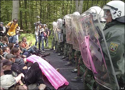 [protest.jpg]