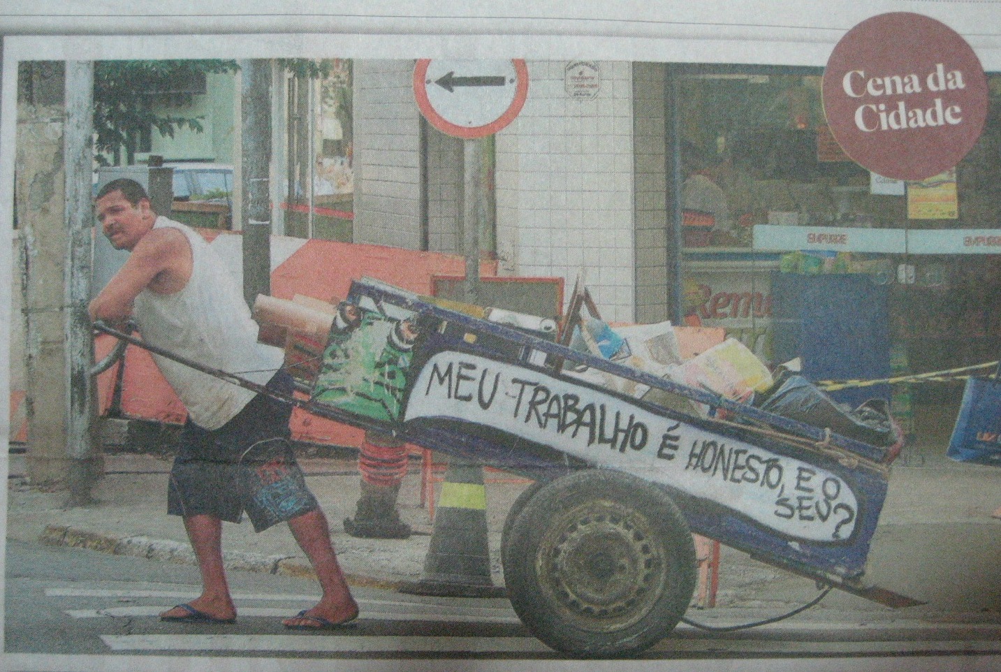 http://2.bp.blogspot.com/_dWEObuoQ16I/TNLyAJ2N9jI/AAAAAAAAAPw/JKHv9PkmBRA/s1600/graffiti_Mundano_img.05_Estad%C3%A3o_03nov.2010_corte02.jpg