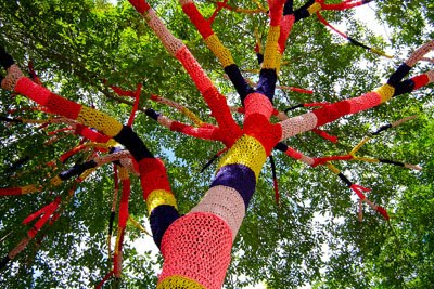 [yarnbombing03-09.jpg]