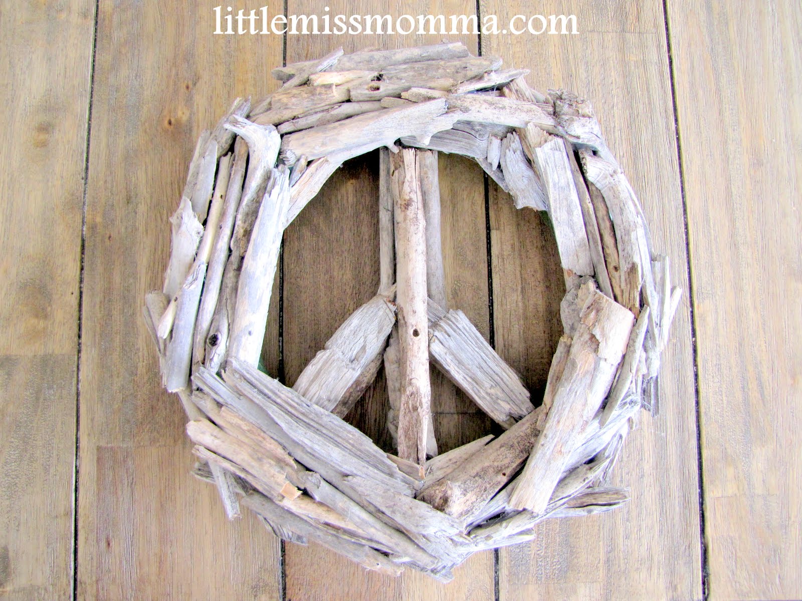Little Miss Momma Beach Wood Peace Sign Tutorial