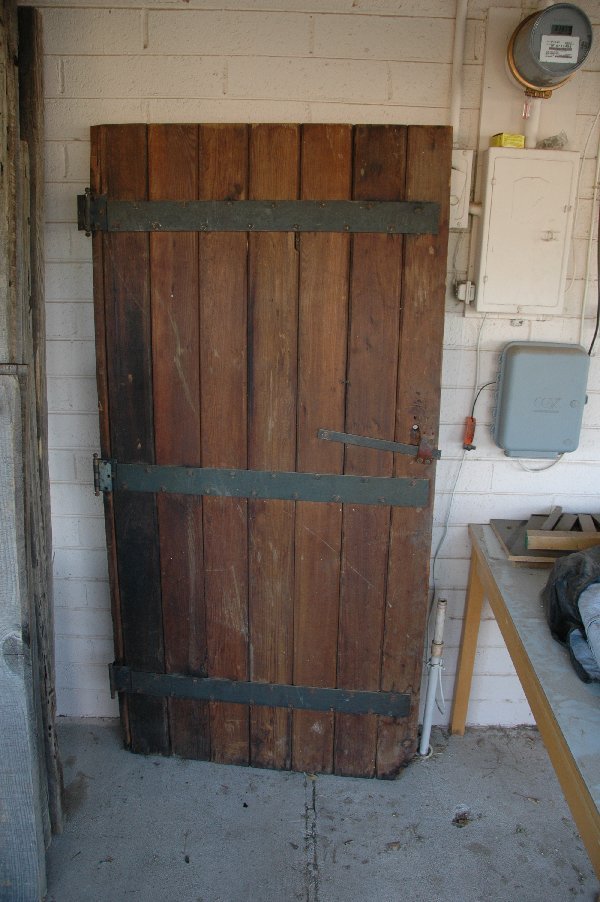 [door1.JPG]