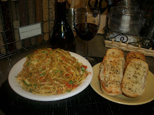 Masala Spagheti with Zesty Garlic Bread