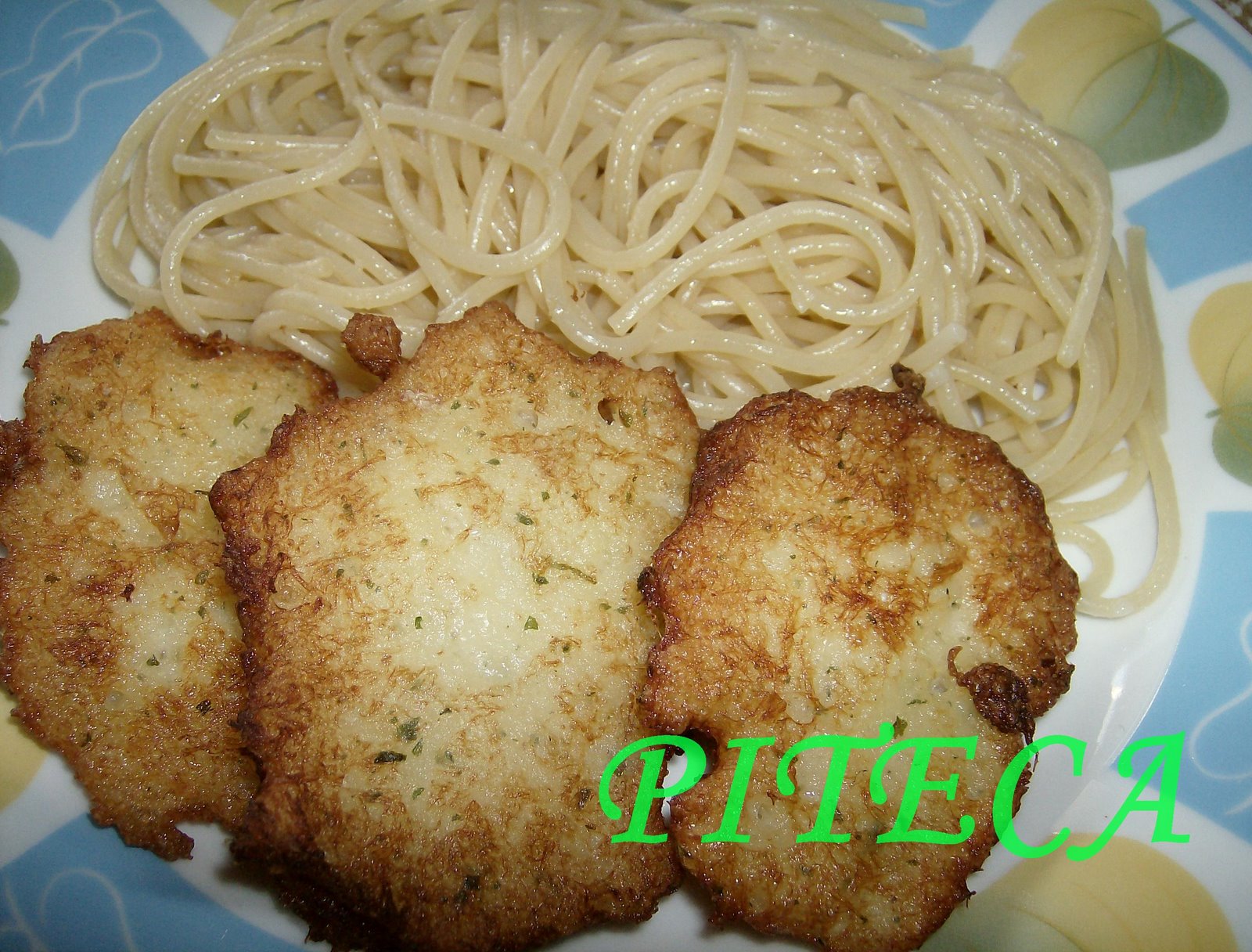 [Pataniscas+de+peixe+com+esparguete.jpg]