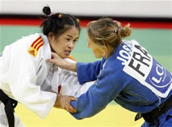 Judogui blanc vs judogui blau
