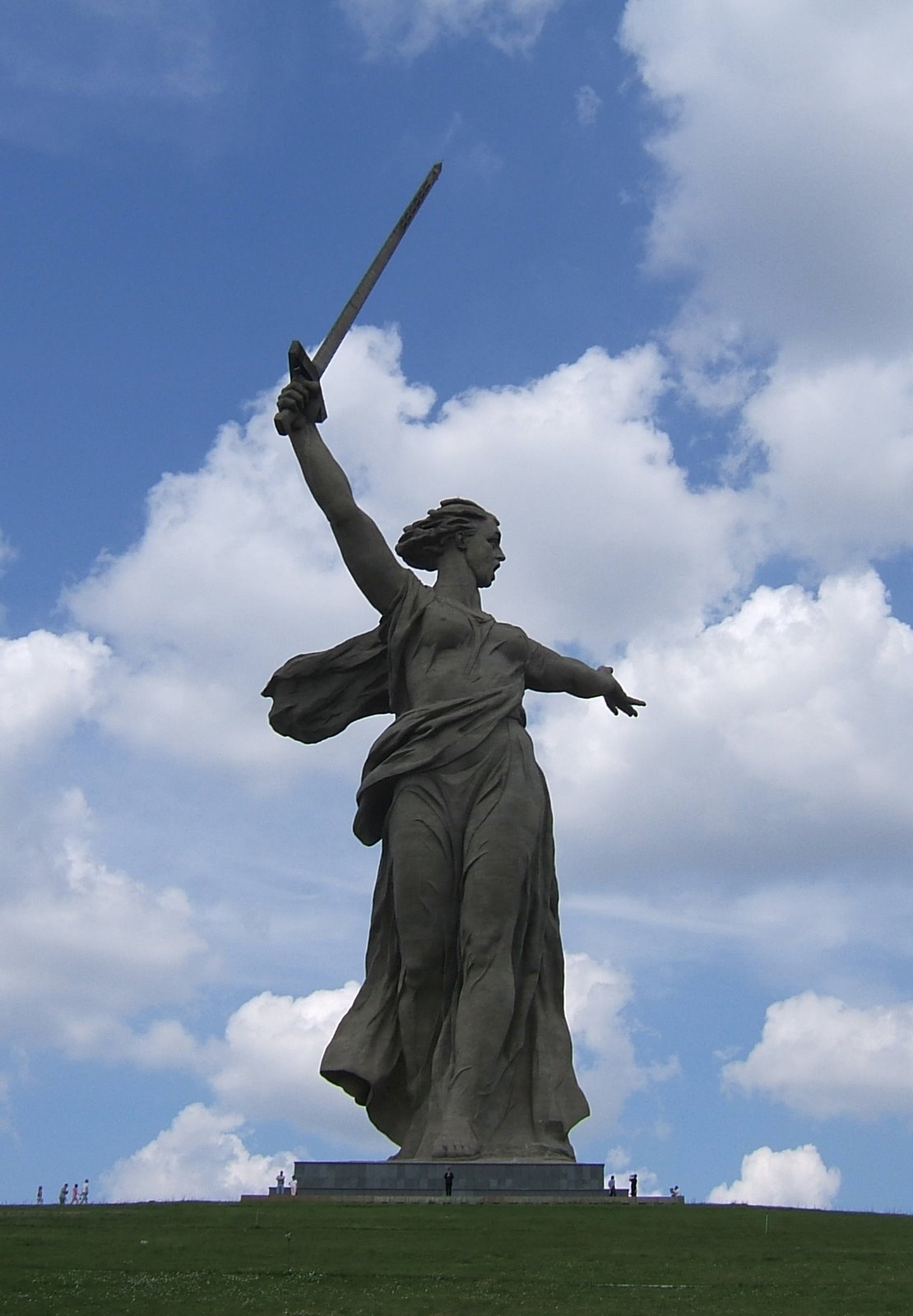 [statue.jpg]