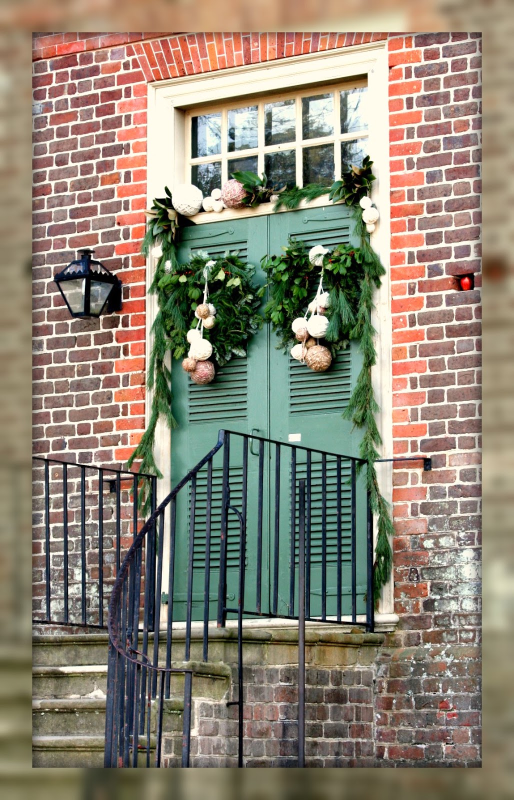 Living In Williamsburg, Virginia Knitting Lover's Wreath, Colonial