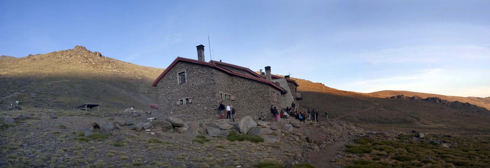 [Panorama_Refugio+Poqueira.jpg]