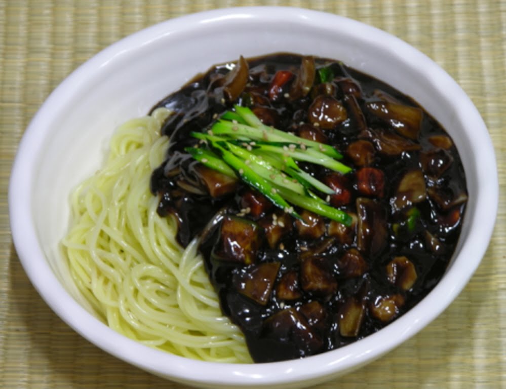 Korean Cuisine! Things to eat with Jajangmyun