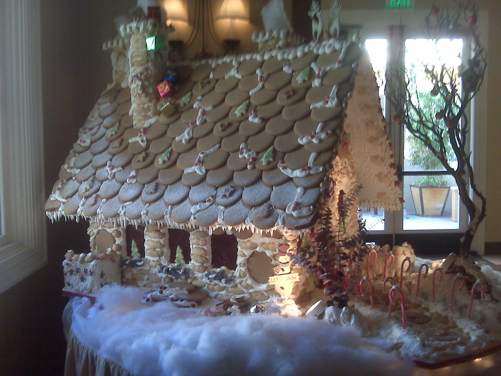 [Gingerbread+House.jpg]