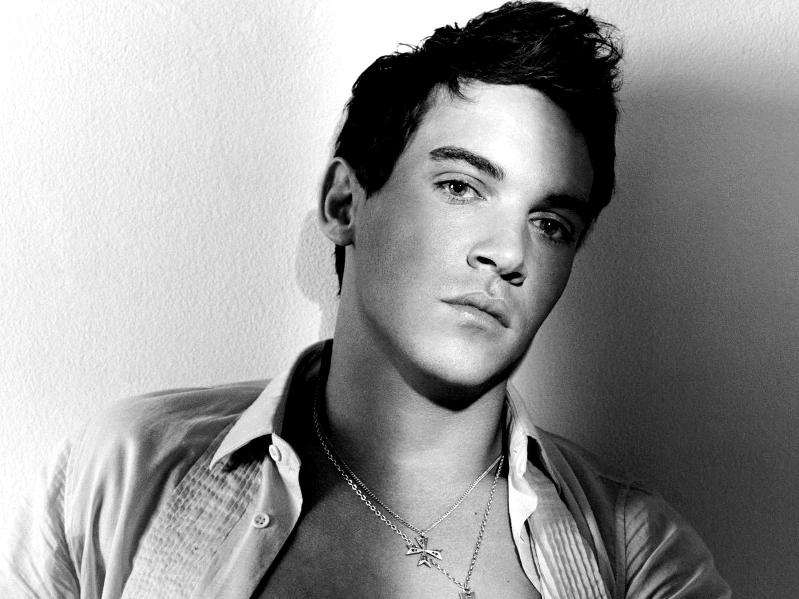 http://2.bp.blogspot.com/_dua662Slcao/TLeYqsLyIHI/AAAAAAAAAGY/NqJZpwt9zJA/s1600/Jonathan+Rhys+Meyers.jpg