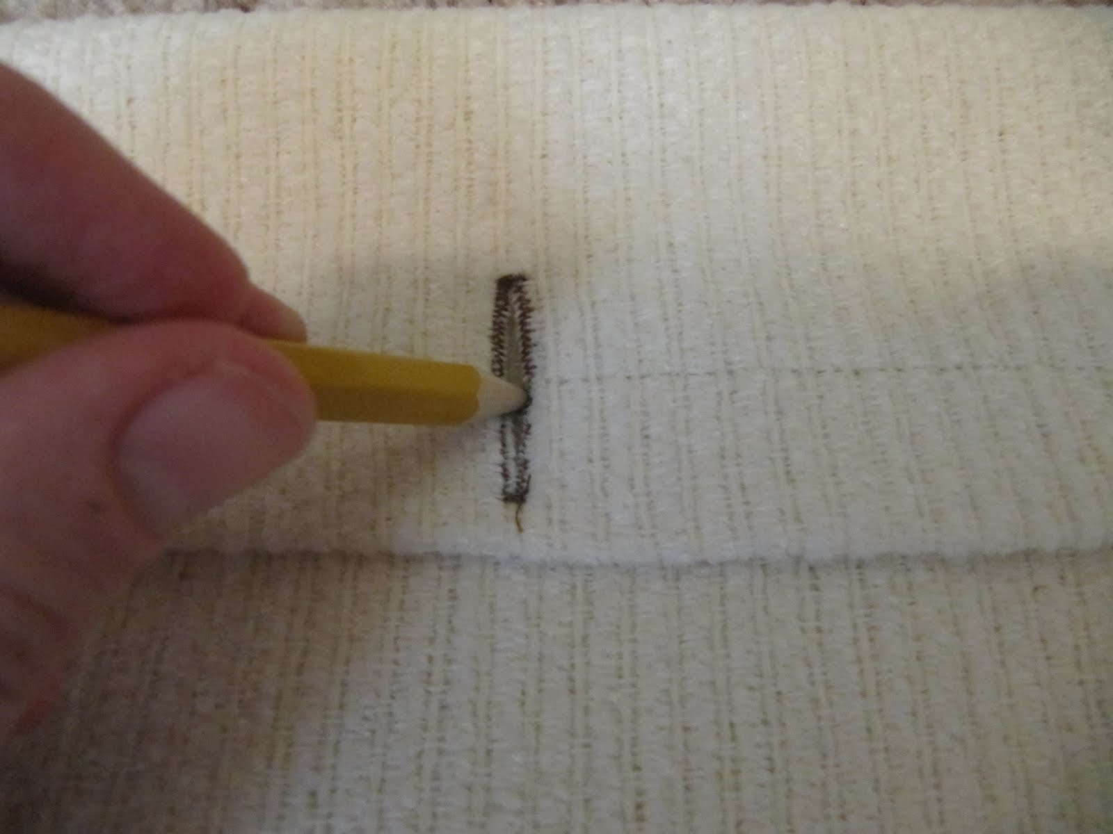 DIY Howto Button Pillows