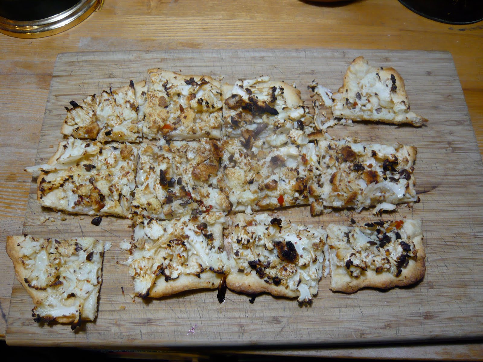 [pizza+cauliflower.JPG]